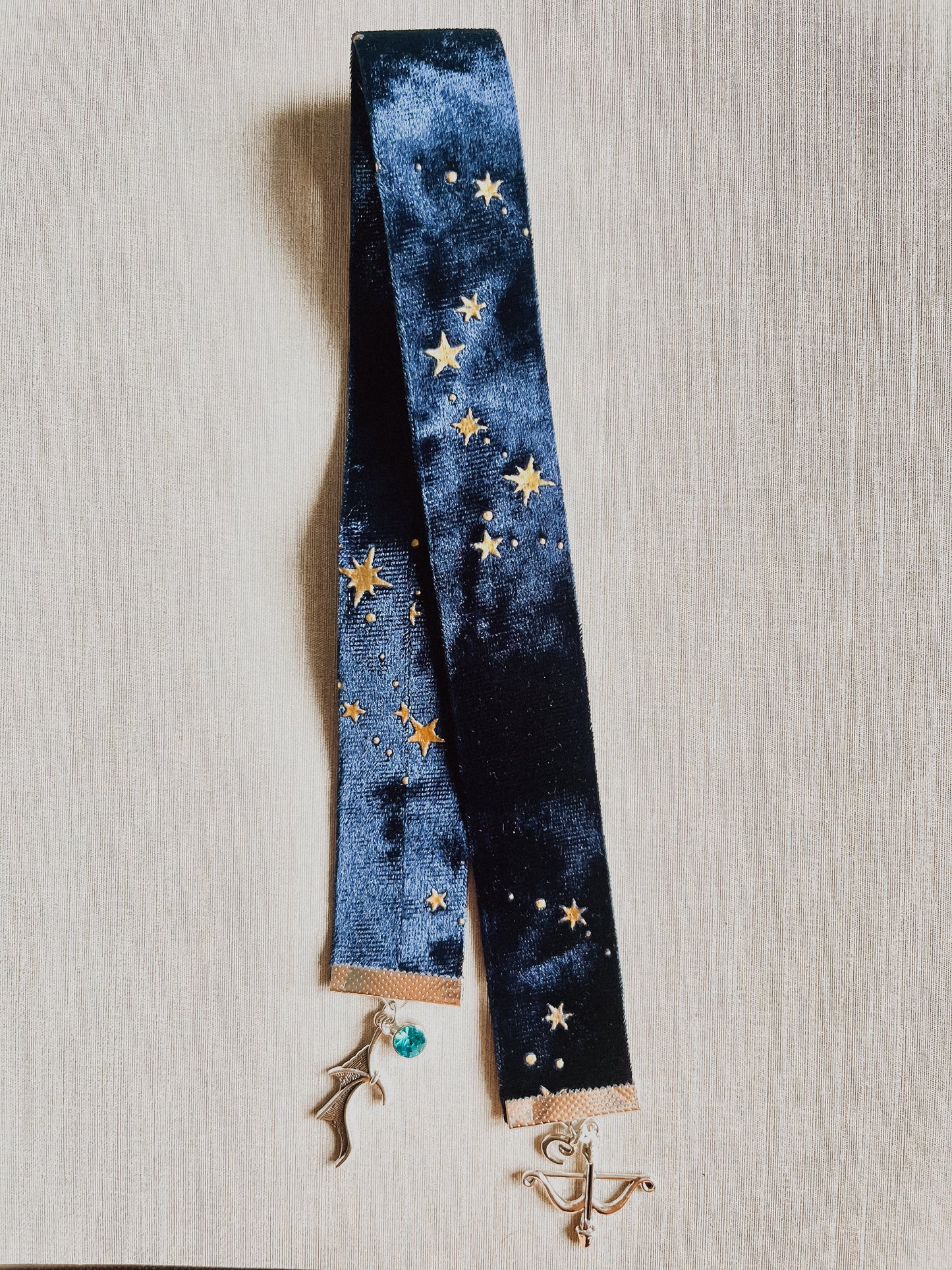 Sametová záložka do knihy - ACOTAR