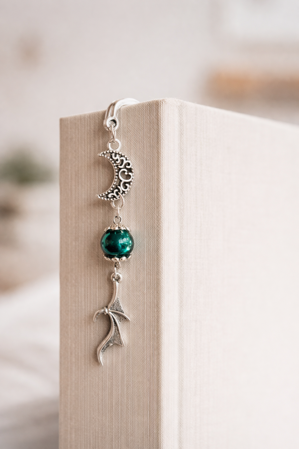 Kovová záložka s motivem ACOTAR